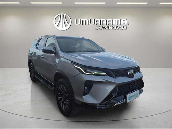 TOYOTA-HILUX SW4-2024