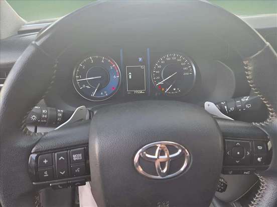 TOYOTA-HILUX SW4-2.8 D-4D TURBO DIESEL SRX PLATINUM 4X4 AUTOMÁTICO TOYOTA-HILUX SW4-2024