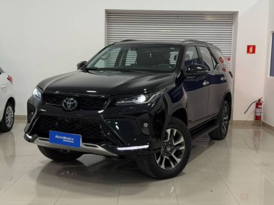 TOYOTA HILUX SW4 2.8 D-4D TURBO DIESEL SRX PLATINUM 4X4 AUTOMÁTICO
