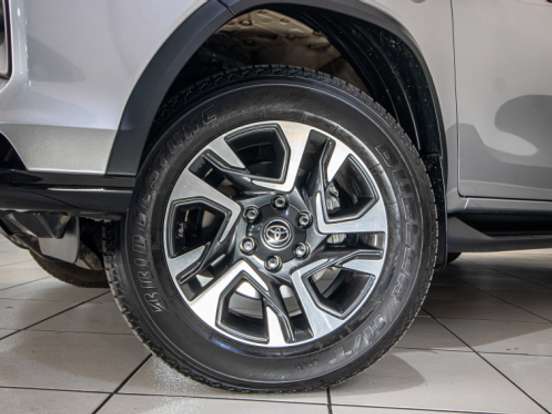 TOYOTA-HILUX SW4-2.8 D-4D TURBO DIESEL SRX PLATINUM 4X4 AUTOMÁTICO TOYOTA-HILUX SW4-2024