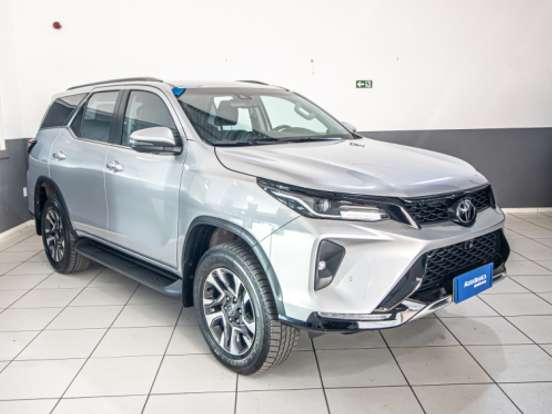 TOYOTA-HILUX SW4-2.8 D-4D TURBO DIESEL SRX PLATINUM 4X4 AUTOMÁTICO TOYOTA-HILUX SW4-2024