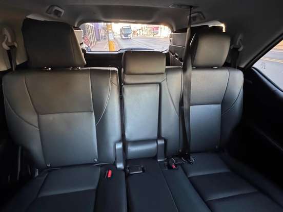 TOYOTA-HILUX SW4-2.8 D-4D TURBO DIESEL SRX PLATINUM 7L 4X4 AUTOMÁTICO TOYOTA-HILUX SW4-2024