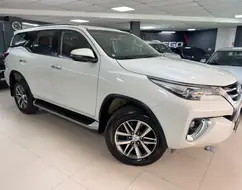 TOYOTA HILUX SW4 2.8 SRX 4X4 16V TURBO INTERCOOLER DIESEL 4P AUTOMÁTICO TOYOTA HILUX SW4 2.8 SRX 4X4 16V TURBO INTERCOOLER DIESEL 4P AUTOMÁTICO
