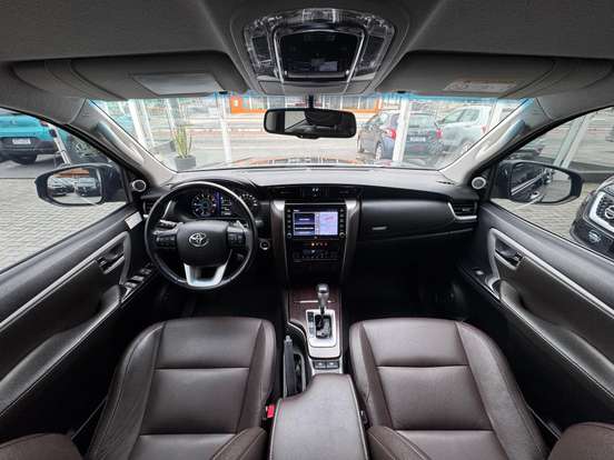 TOYOTA-HILUX SW4-2020