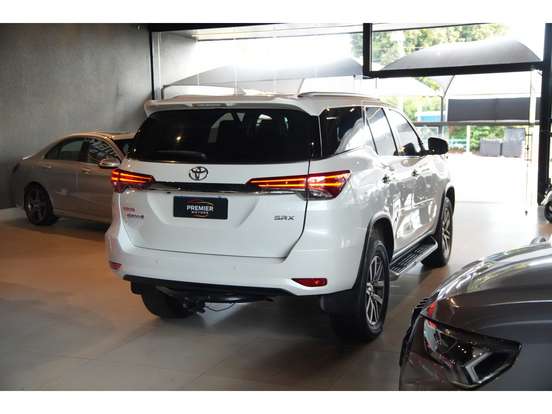 TOYOTA-HILUX SW4-2.8 SRX 4X4 7 LUGARES 16V TURBO INTERCOOLER DIESEL 4P AUTOMÁTICO TOYOTA-HILUX SW4-2019