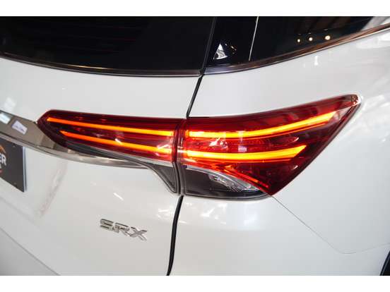 TOYOTA-HILUX SW4-2019
