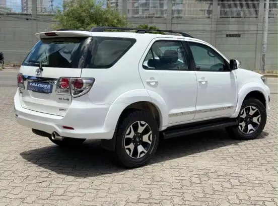 TOYOTA-HILUX SW4-2013