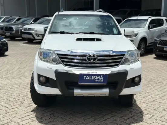 TOYOTA-HILUX SW4-2013