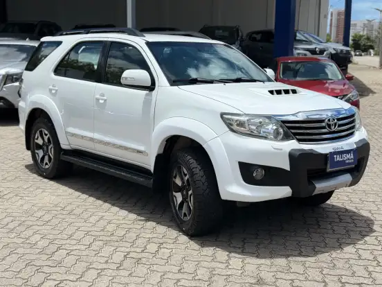 TOYOTA-HILUX SW4-2013
