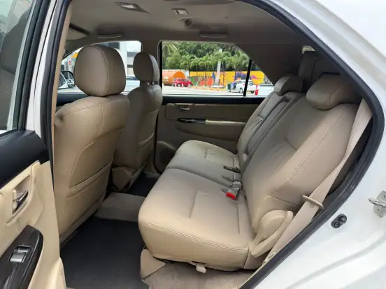 TOYOTA-HILUX SW4-2013