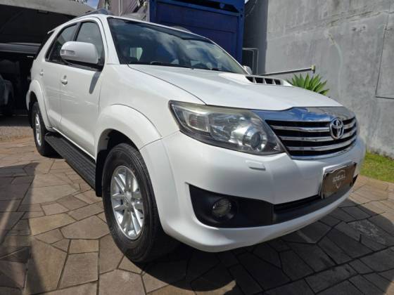 TOYOTA HILUX SW4 3.0 SRV 4X4 16V TURBO INTERCOOLER DIESEL 4P AUTOMÁTICO