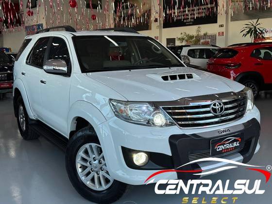 TOYOTA HILUX SW4 3.0 SRV 4X4 16V TURBO INTERCOOLER DIESEL 4P AUTOMÁTICO