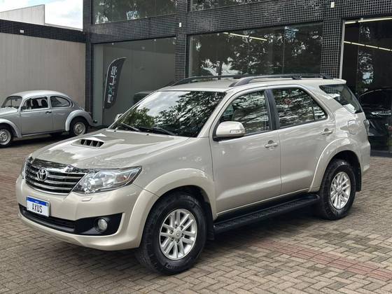 TOYOTA HILUX SW4 3.0 SRV 4X4 16V TURBO INTERCOOLER DIESEL 4P AUTOMÁTICO
