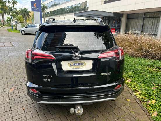 TOYOTA-RAV4-2018