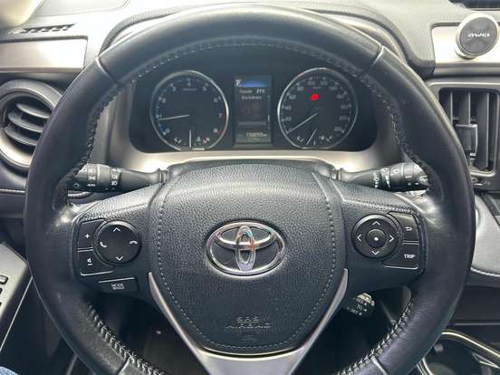 TOYOTA-RAV4-2018