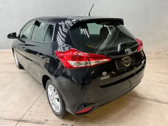 TOYOTA-YARIS-2018