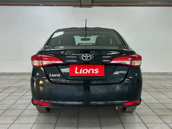 TOYOTA-YARIS-2025