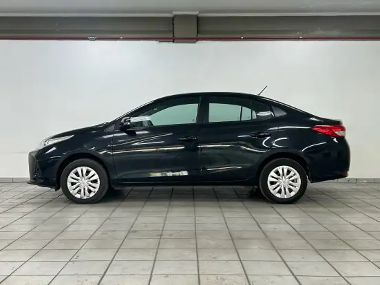 TOYOTA-YARIS-2025