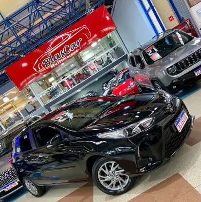 TOYOTA-YARIS-2022