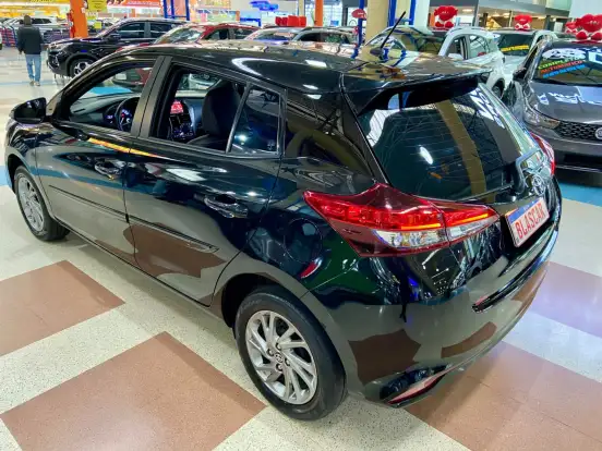 TOYOTA-YARIS-2022
