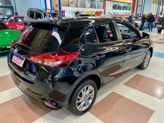TOYOTA-YARIS-2022