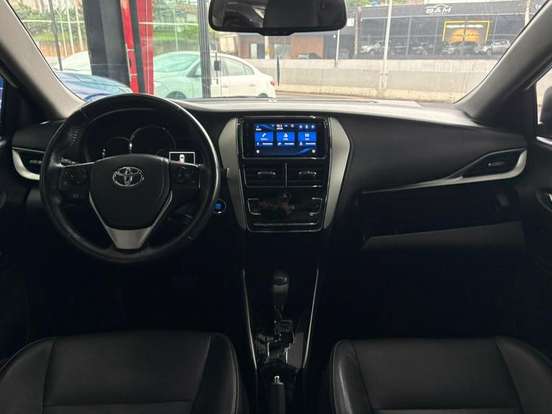 TOYOTA-YARIS-2019