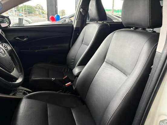 TOYOTA-YARIS-2019