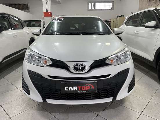 TOYOTA-YARIS-2021