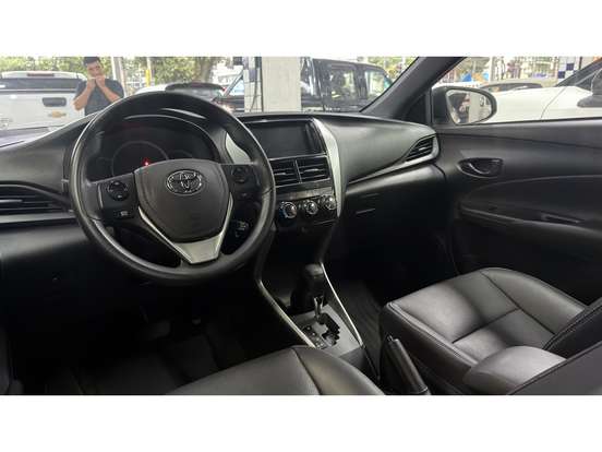 TOYOTA-YARIS-2021