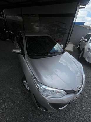 TOYOTA-YARIS-2018