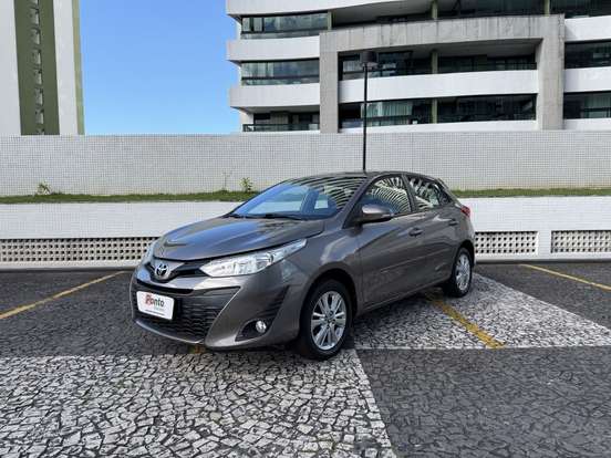 TOYOTA-YARIS-2019