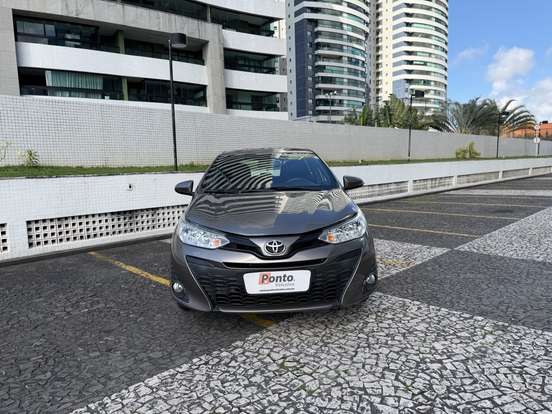 TOYOTA-YARIS-2019