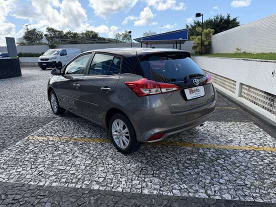 TOYOTA-YARIS-2019