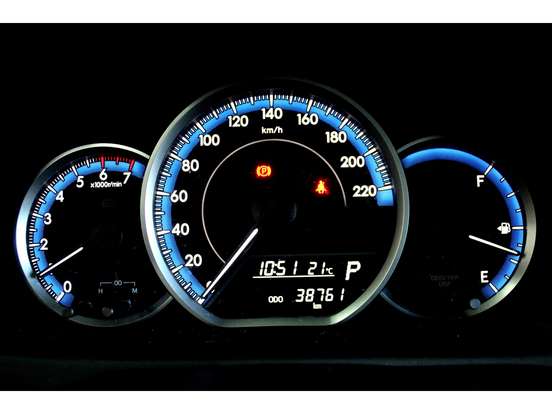TOYOTA-YARIS-2021