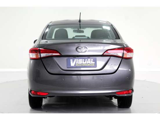 TOYOTA-YARIS-2021