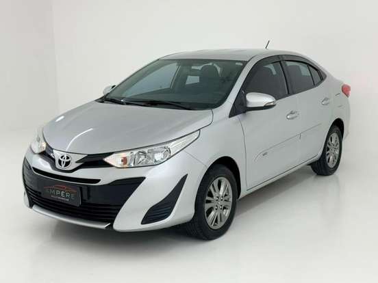TOYOTA-YARIS-2021
