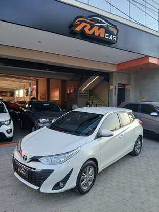 TOYOTA-YARIS-2019