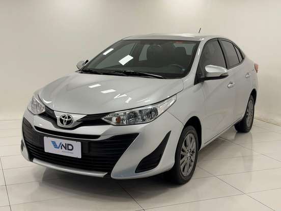 TOYOTA-YARIS-2021