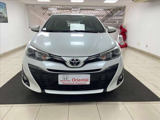 TOYOTA-YARIS-2021