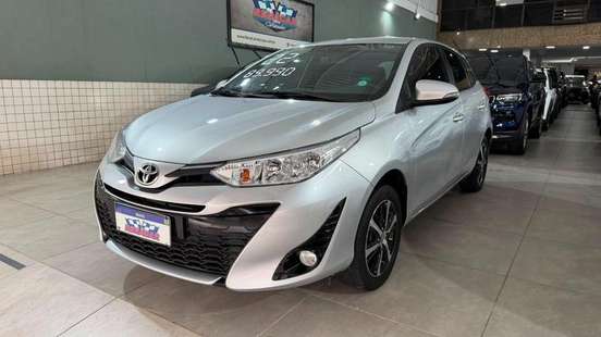 TOYOTA-YARIS-2021