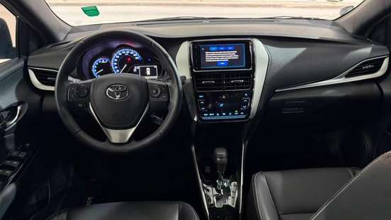 TOYOTA-YARIS-2021