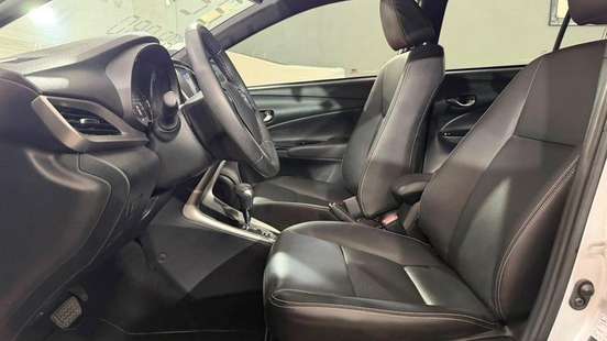 TOYOTA-YARIS-2021