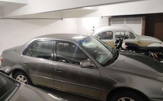 TOYOTA-COROLLA-2002