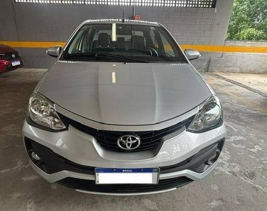 TOYOTA ETIOS 1.5 PLATINUM SEDAN 16V FLEX 4P AUTOMÁTICO