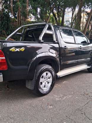 TOYOTA-HILUX-2013