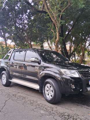 TOYOTA-HILUX-2013