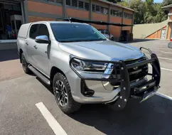 TOYOTA HILUX 2.8 D-4D TURBO DIESEL CD SRX 4X4 AUTOMÁTICO TOYOTA HILUX 2.8 D-4D TURBO DIESEL CD SRX 4X4 AUTOMÁTICO