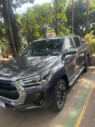 TOYOTA HILUX 2.8 D-4D TURBO DIESEL CD SRX 4X4 AUTOMÁTICO