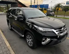TOYOTA HILUX SW4 2.8 SRX 4X4 7 LUGARES 16V TURBO INTERCOOLER DIESEL 4P AUTOMÁTICO TOYOTA HILUX SW4 2.8 SRX 4X4 7 LUGARES 16V TURBO INTERCOOLER DIESEL 4P AUTOMÁTICO