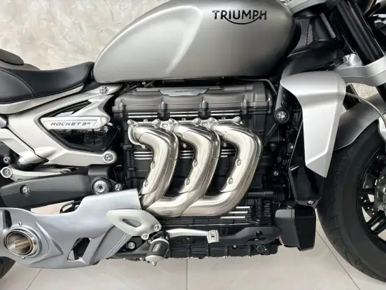 TRIUMPH-ROCKET III R-2023